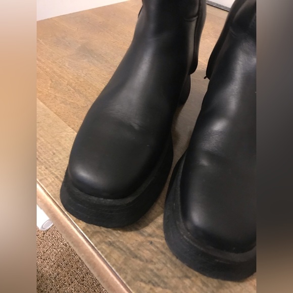 Chunky Sole Leather Boots - Picture 4 of 13